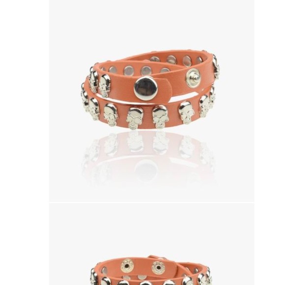 Tan leather skull bracelet - Picture 1 of 1