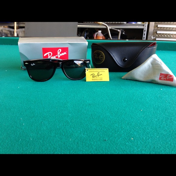 ray ban Accessories - Ray ban wayfarer
