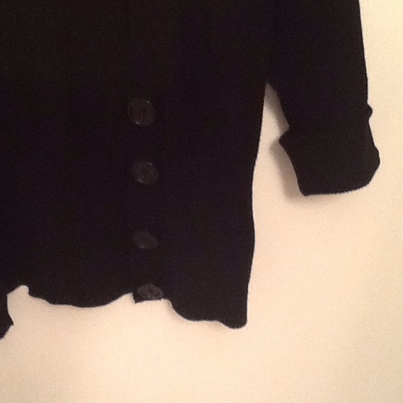 Simple Black Cropped Cardigan - Picture 3 of 3