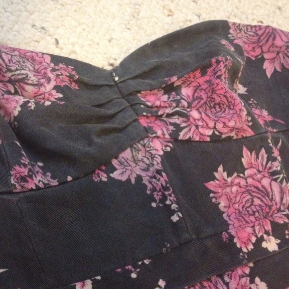 beautiful never worn strapless floral dress - Picture 2 of 4