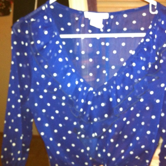 Polka dot shirt with knot