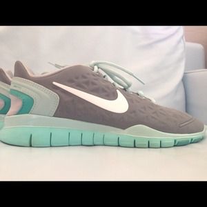 ✔Nike Training Shoes! Very trendy✔