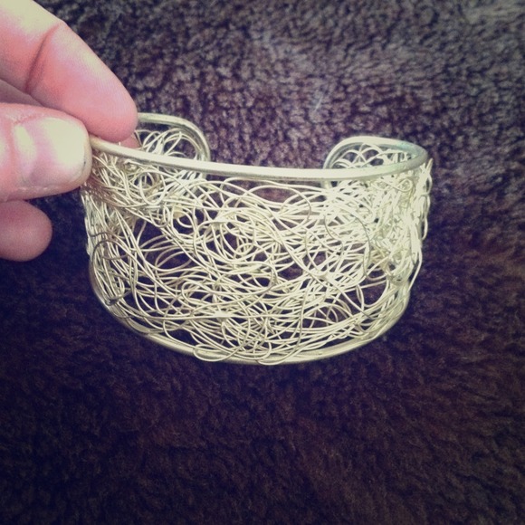 🚫Sold in bundle! 🚫 Gold tone cuff bracelet!!
