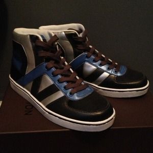 Men's high top sneaker