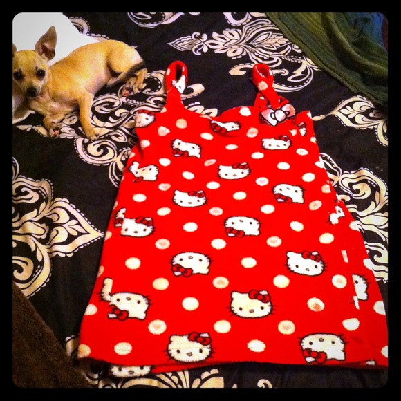 ❌TRADED❌ Hello Kitty bath wrap