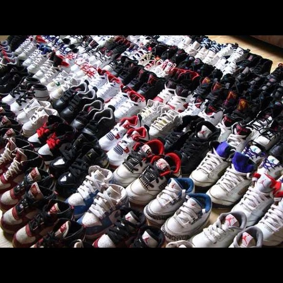 Looking for 6y Jordan's !!! ๐๐ฐ - Picture 2 of 4