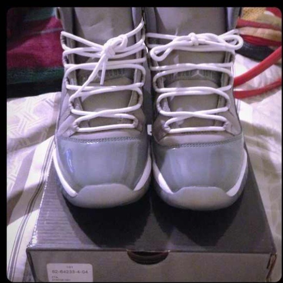 Looking for 6y Jordan's !!! ๐๐ฐ - Picture 3 of 4