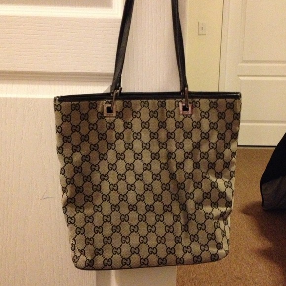 Gucci tote make an offer!!