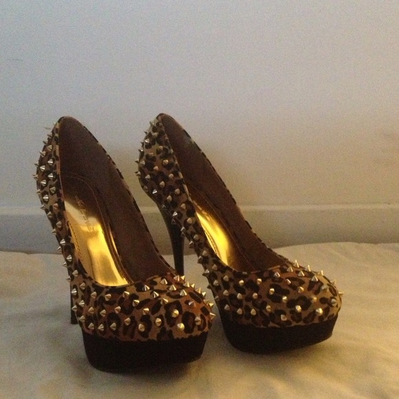 Spike leopard shoes reserved for @jadedseoul
