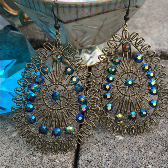 Blue Aurora Crystal Earrings - Picture 2 of 3