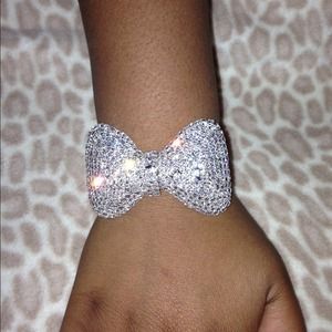 Crystal bow bracelet