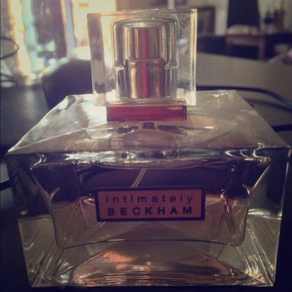 Victoria Beckham perfume for women. NWOT