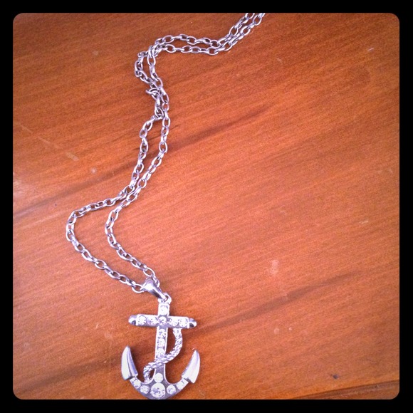 Anchor necklace