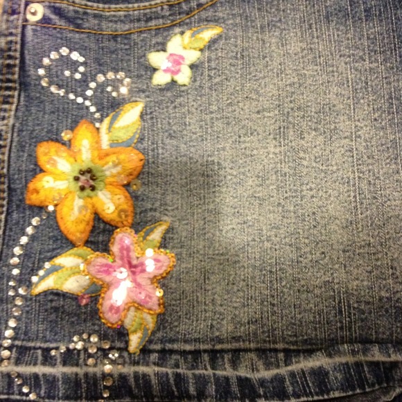 🎀Denim mini skirt 🎀 - Picture 2 of 3