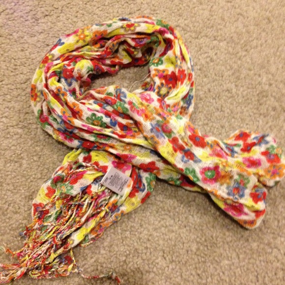 Floral scarf - Picture 1 of 1