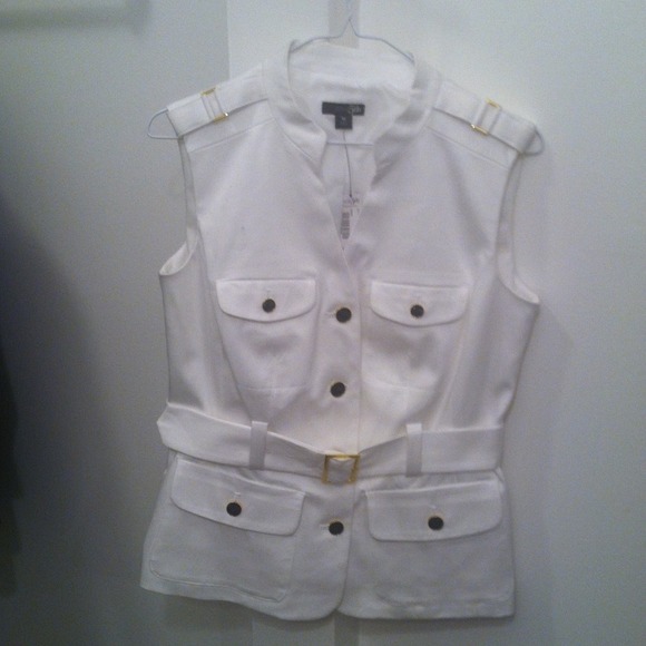 White top - Picture 2 of 3