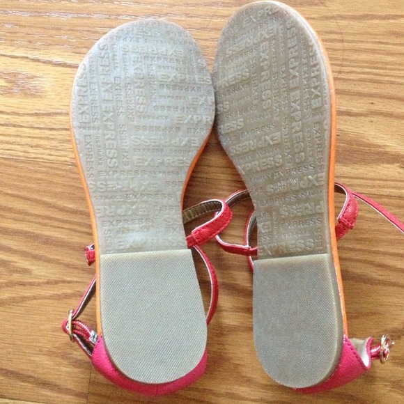 Cute Pink/Orange flat - Picture 2 of 2