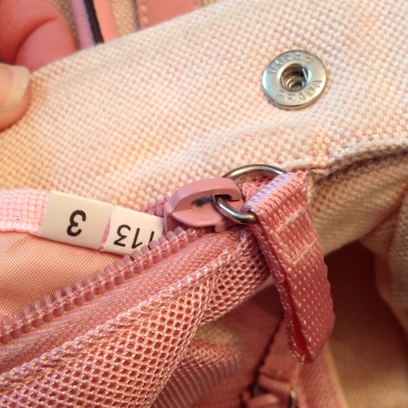 πHOST PICK 11/18π Petal pink Prada - Picture 4 of 4