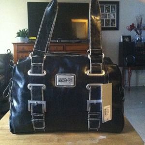New Kenneth Cole HandBag.! 100% Authentic.!