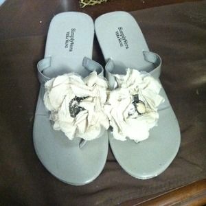 Simply Vera sandals