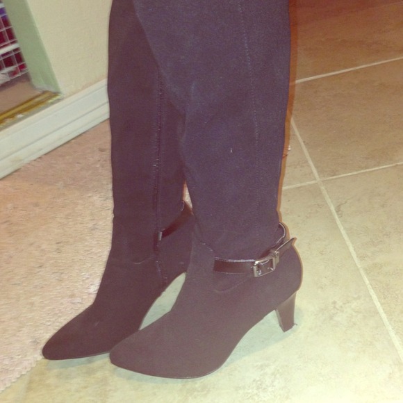 Black Etienne Aigner boots