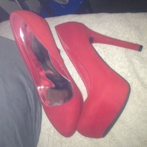 🚫HOLD 🚫Red pumps