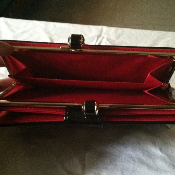 Sold - Picture 3 of 4