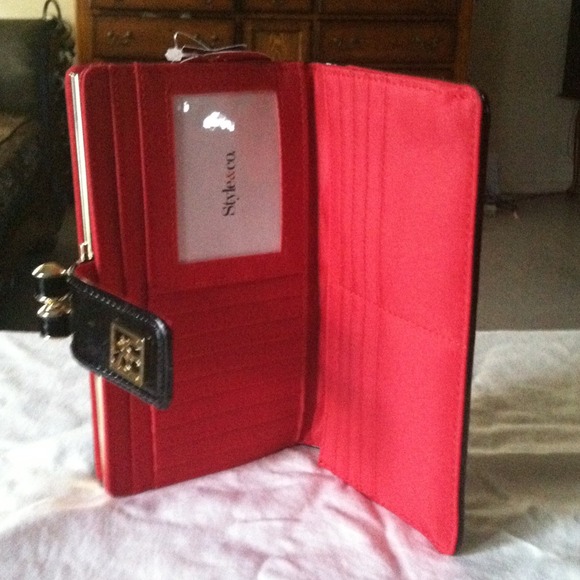 Sold - Picture 4 of 4