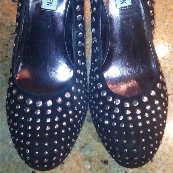 💰Reduced!💰 Suede Stud Embossed Platform Heel