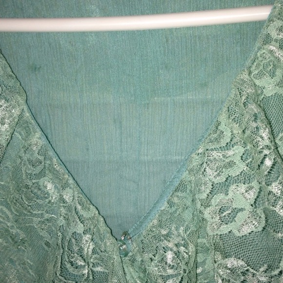 V-Neck Buttoned down Top - Picture 2 of 2