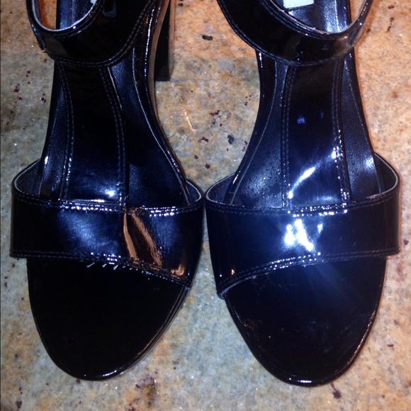 💰Reduced!💰Patent Leather T-Strap Heels