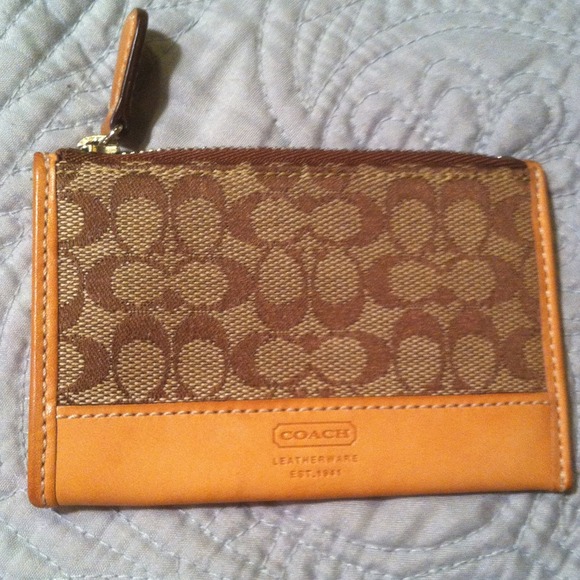 💥REDUCED💥 Authentic coach card holder!