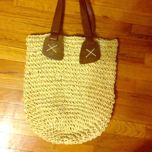 SOLD! Super Cute Large Straw Bag