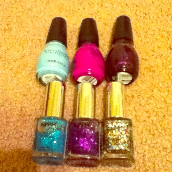 Beautiful nail polish six set bundle!!