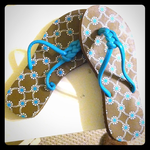 Vera Bradley flip flops