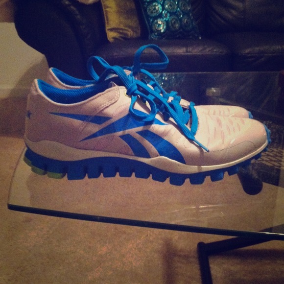 Reebok size 71/2 sneakers! Barely worn!