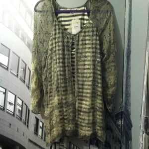 🌟Cute double layered top! 😊👍