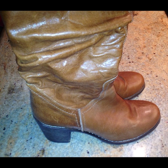 💰Reduced!💰Cognac Scrunched Leather Boots