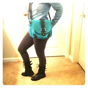 ***NEW***Cross-body handbag...