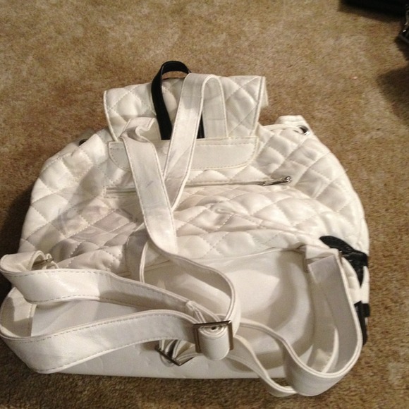 Sold - Picture 3 of 4