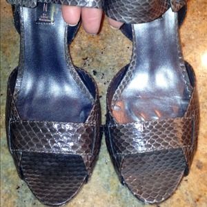 💰Reduced!💰Open Toe Gray Snake Embossed Heel