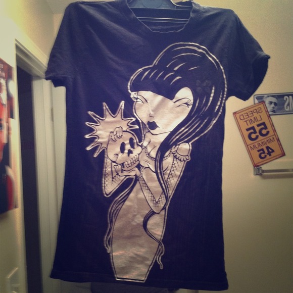 Girl and skull T-shirt