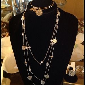 Necklace set