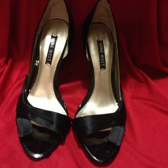 ✅Reduced✅ for party! Nine West Chitty