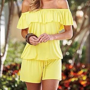 🚫Reserved!🚫👍👍Venus Brand Yellow Romper