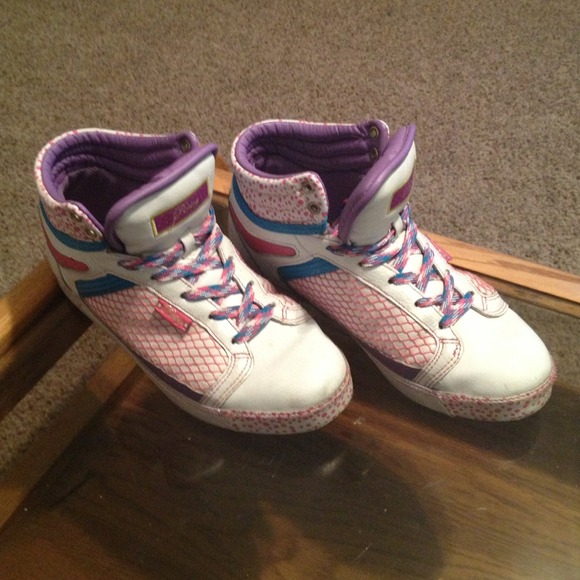 Pastries 3 pairs for 60or 30 each👟👟👟