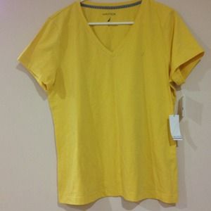 👚Nautica tshirt