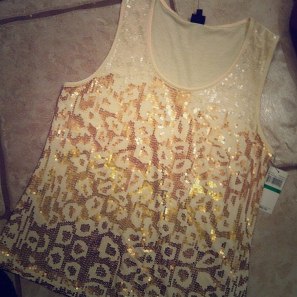 Reserved for bundle!! Fabulous sequin top!