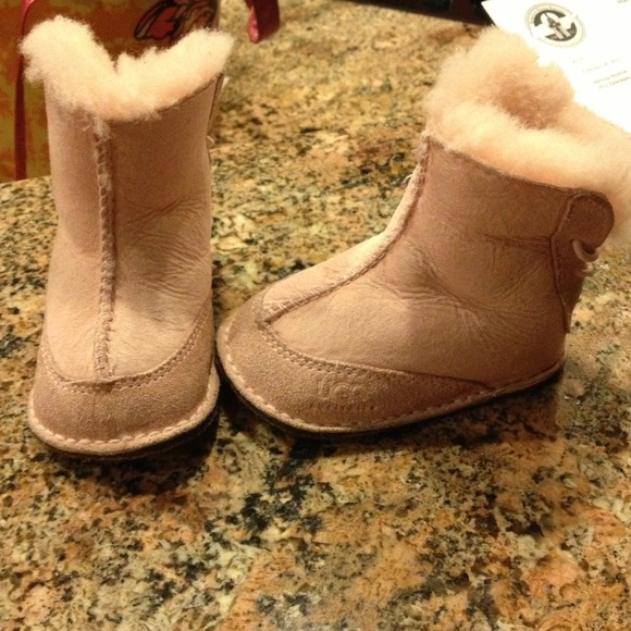 ** SOLD**Baby uggs