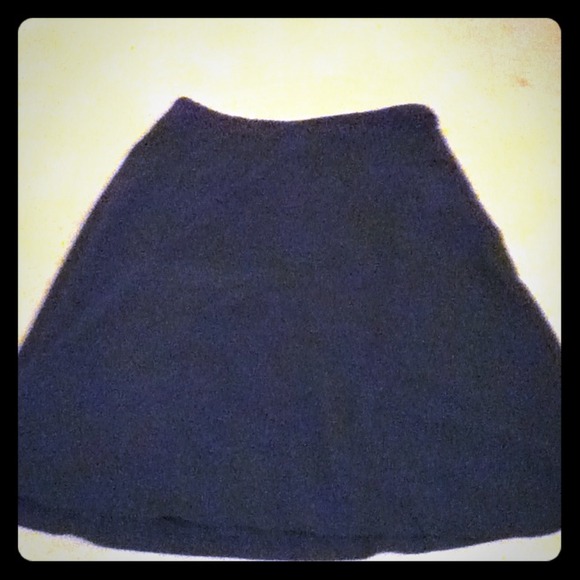Pleated black knee lenght joffrey bean skirt